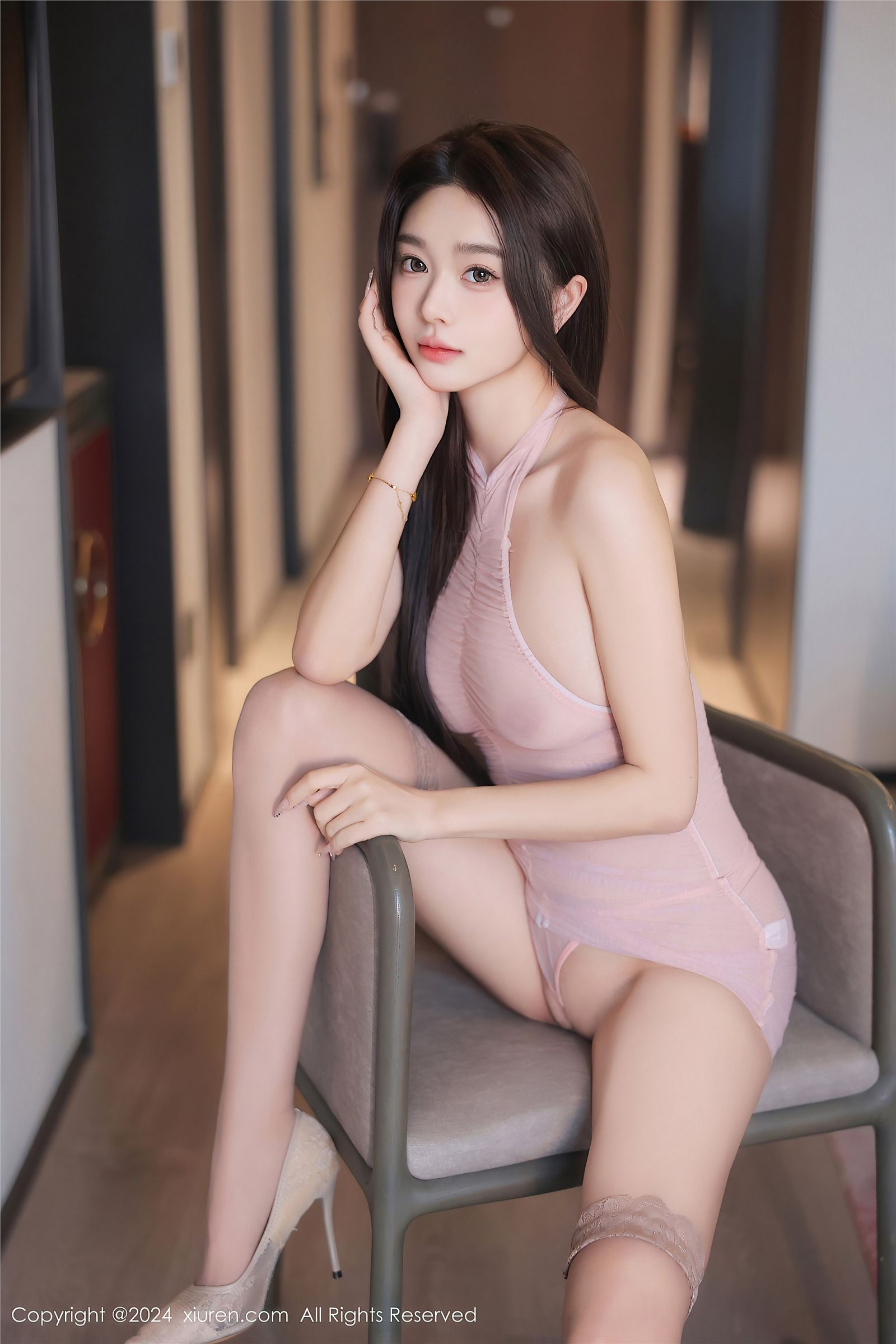 秀人网性感连衣裙美女写真