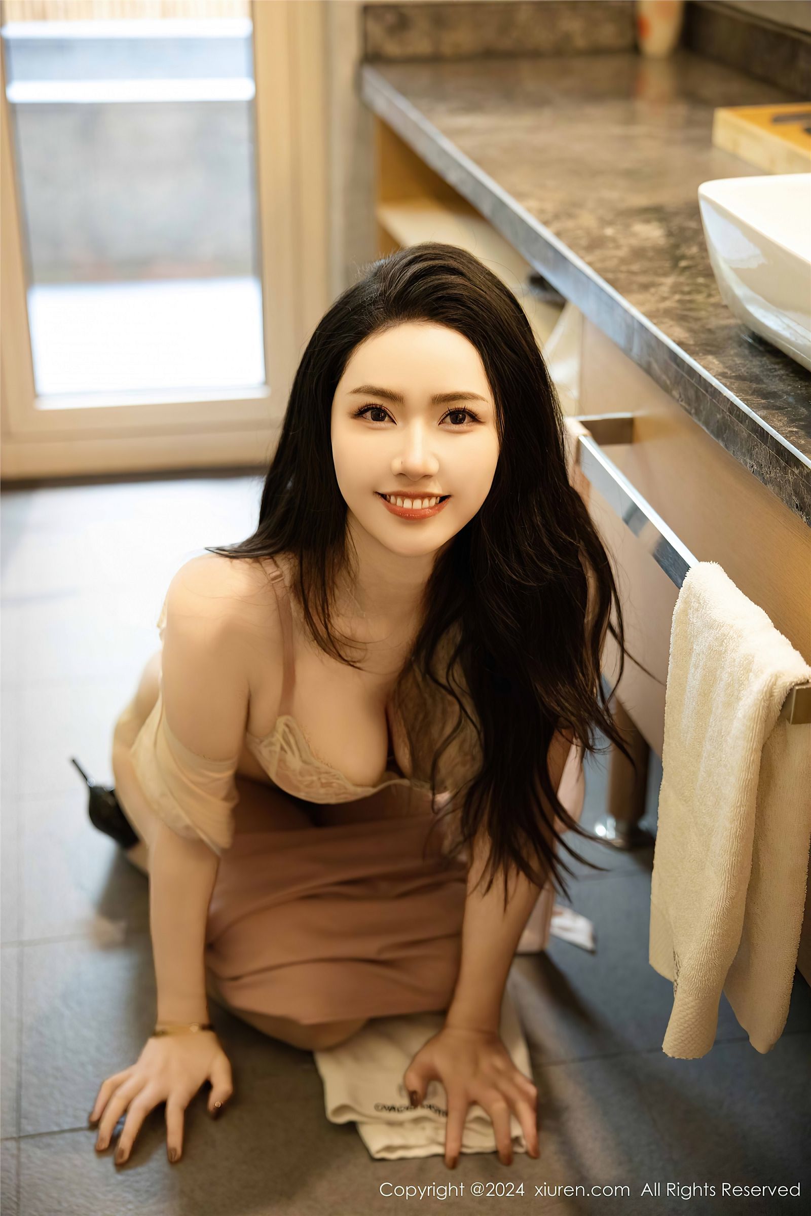 方子萱开档肉丝美腿图片