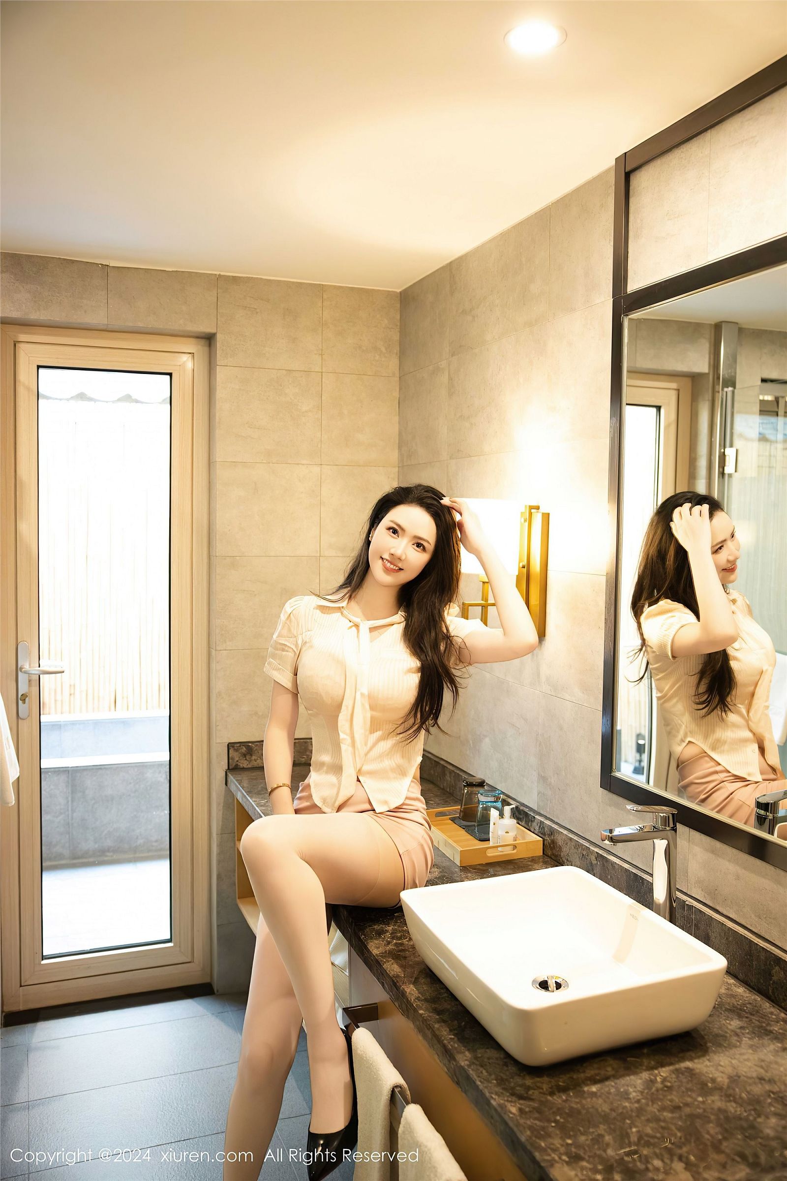 方子萱开档肉丝美腿图片