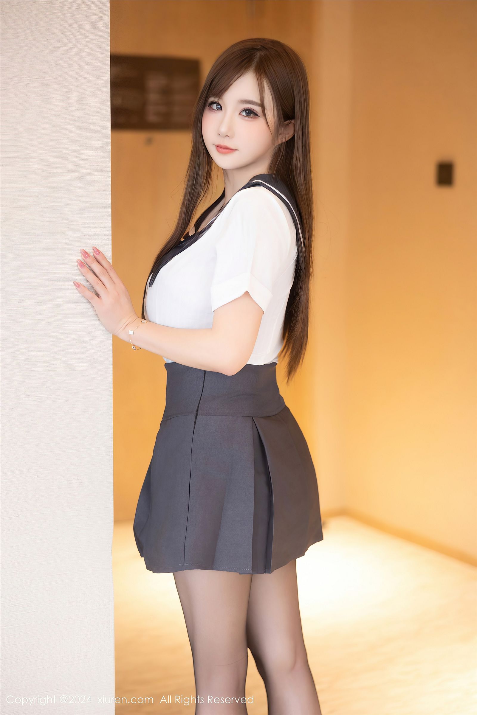 秀人网性感JK制服美女图片