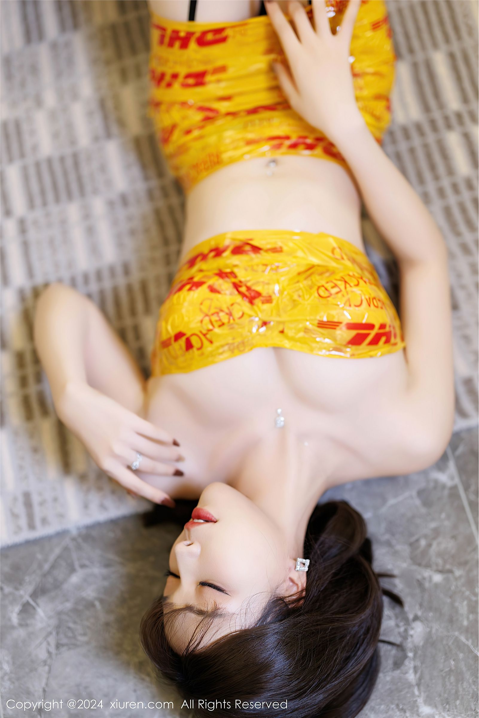 徐莉芝情趣内衣写真