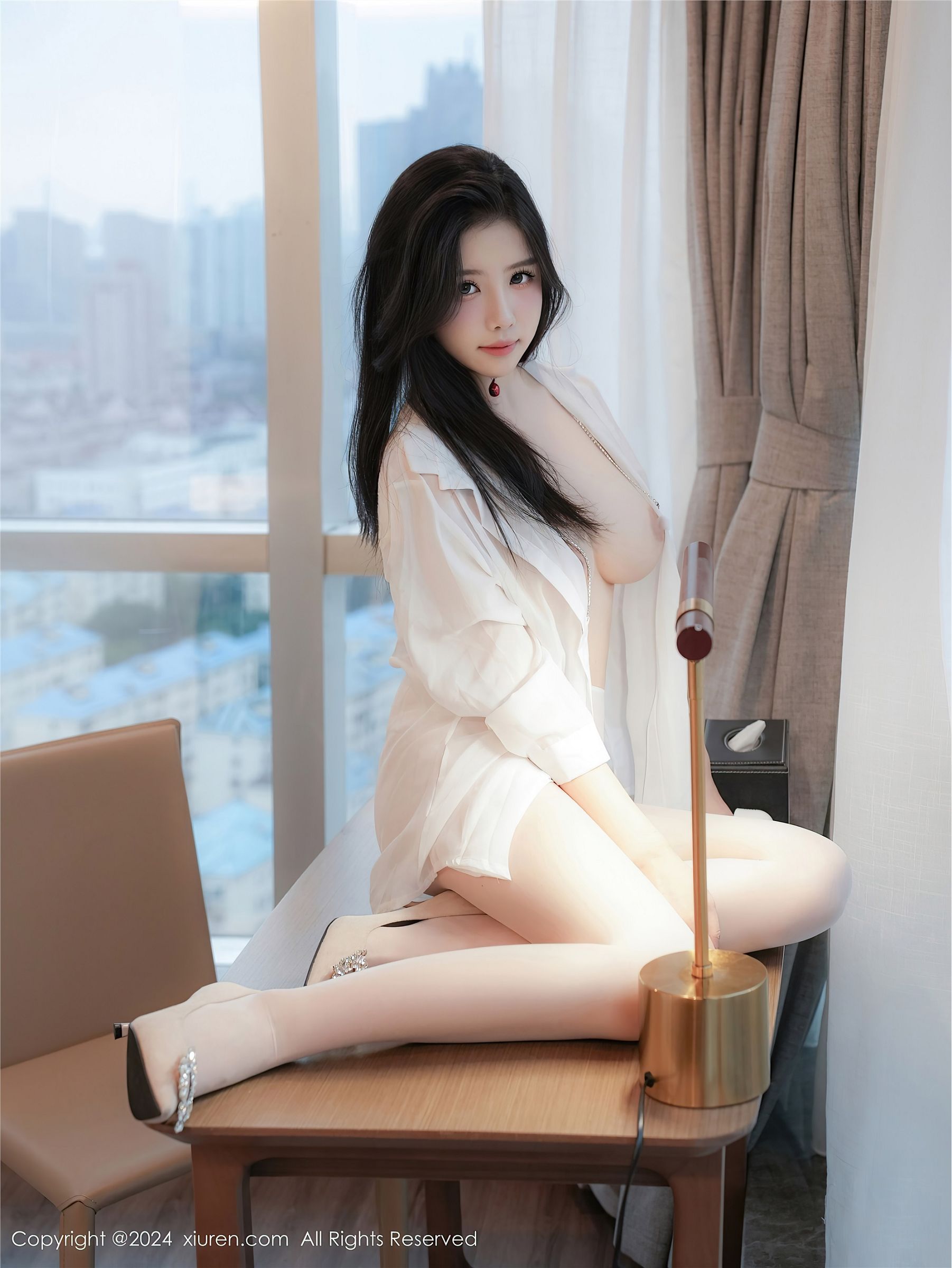 美女袁圆白丝写真图片
