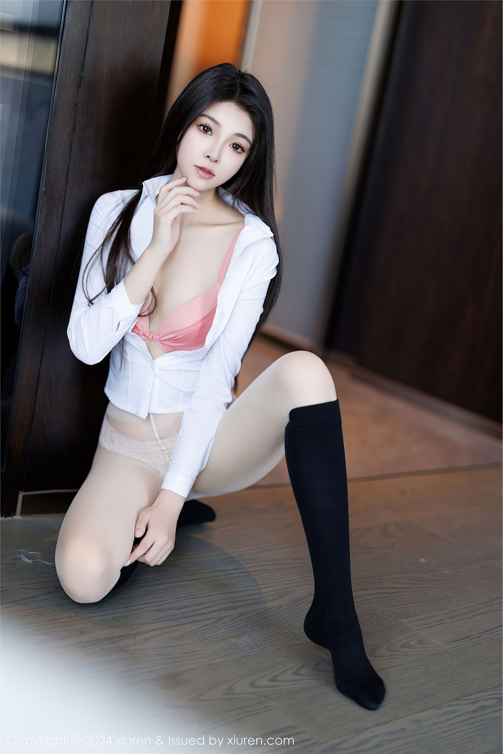 秀人网性感肉丝美腿美女图片