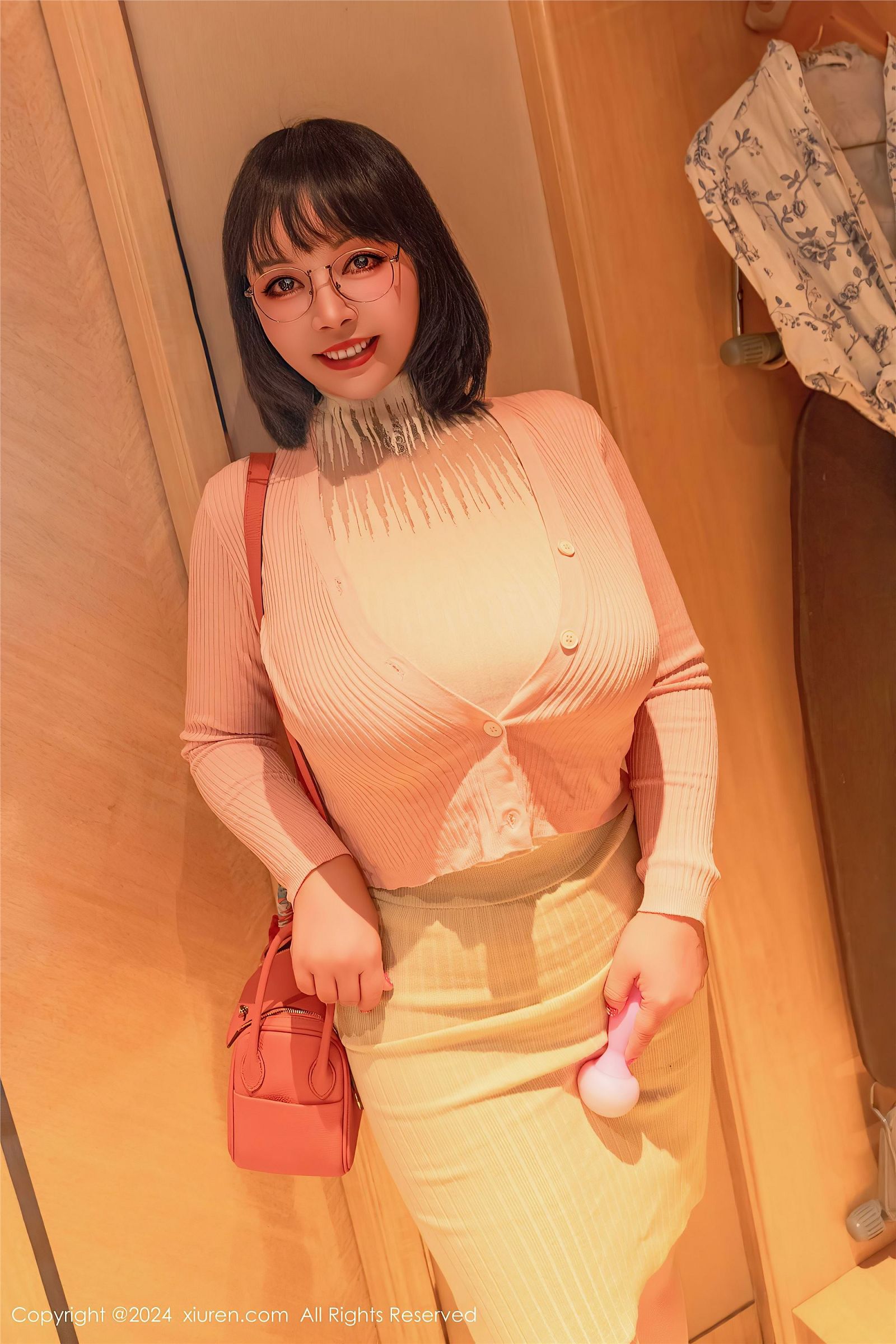 性感豹纹美女写真套图