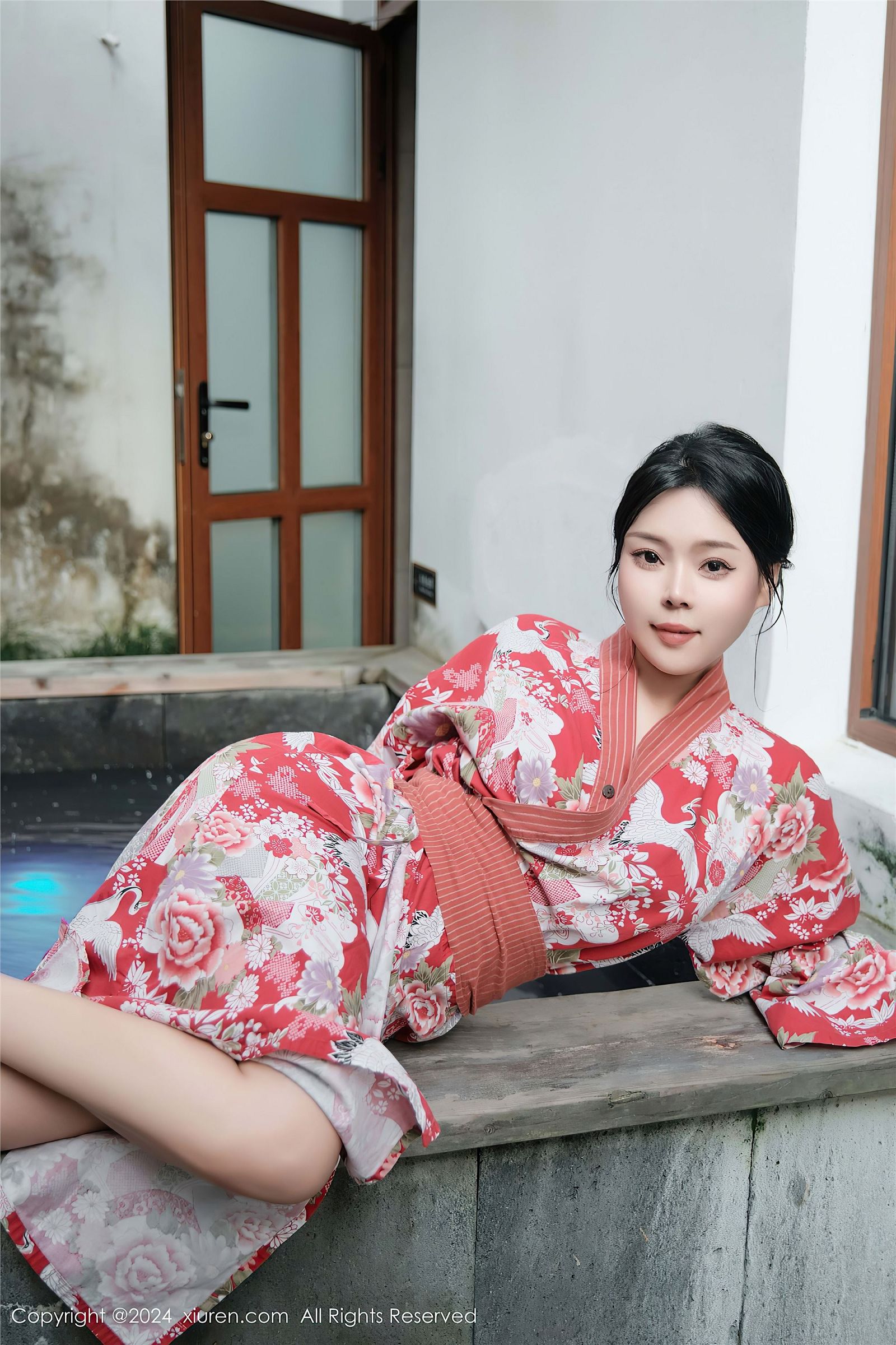 秀人网美女性感泳装写真