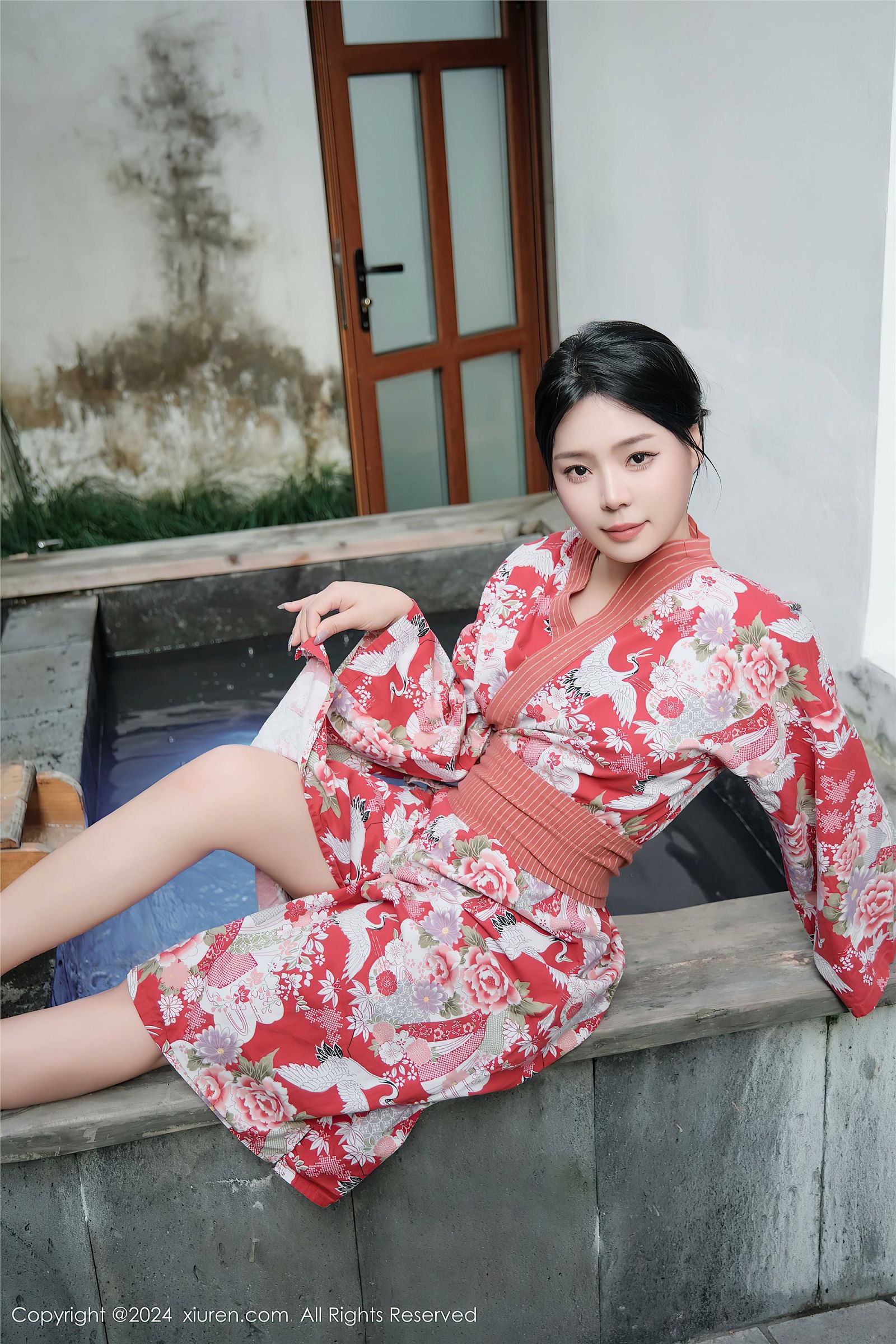 秀人网美女性感泳装写真