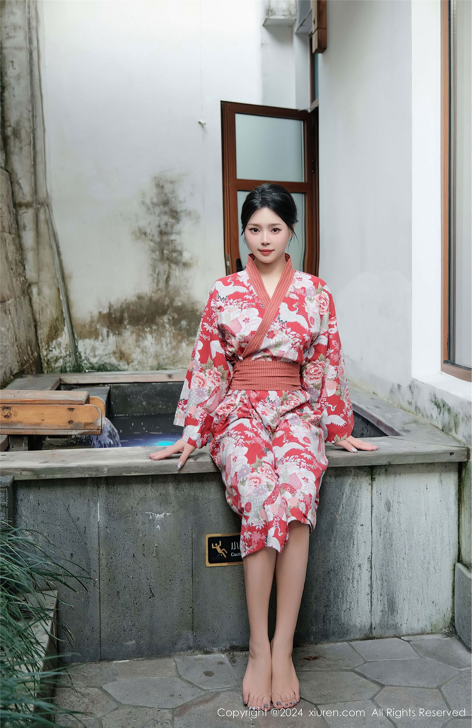 秀人网美女性感泳装写真