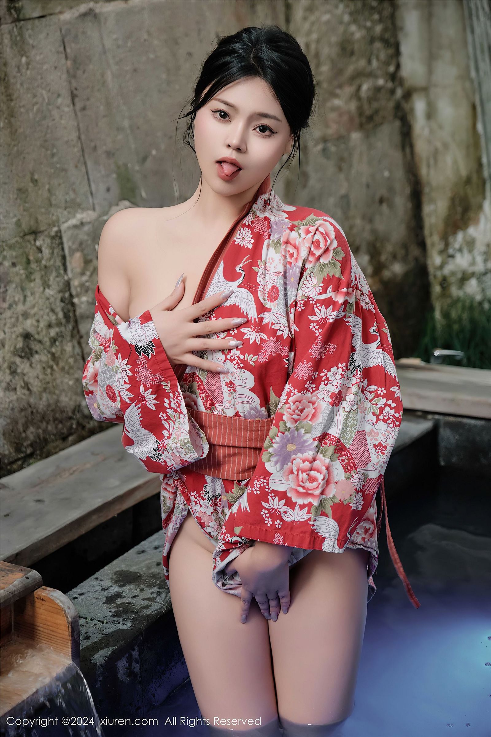 秀人网美女性感泳装写真