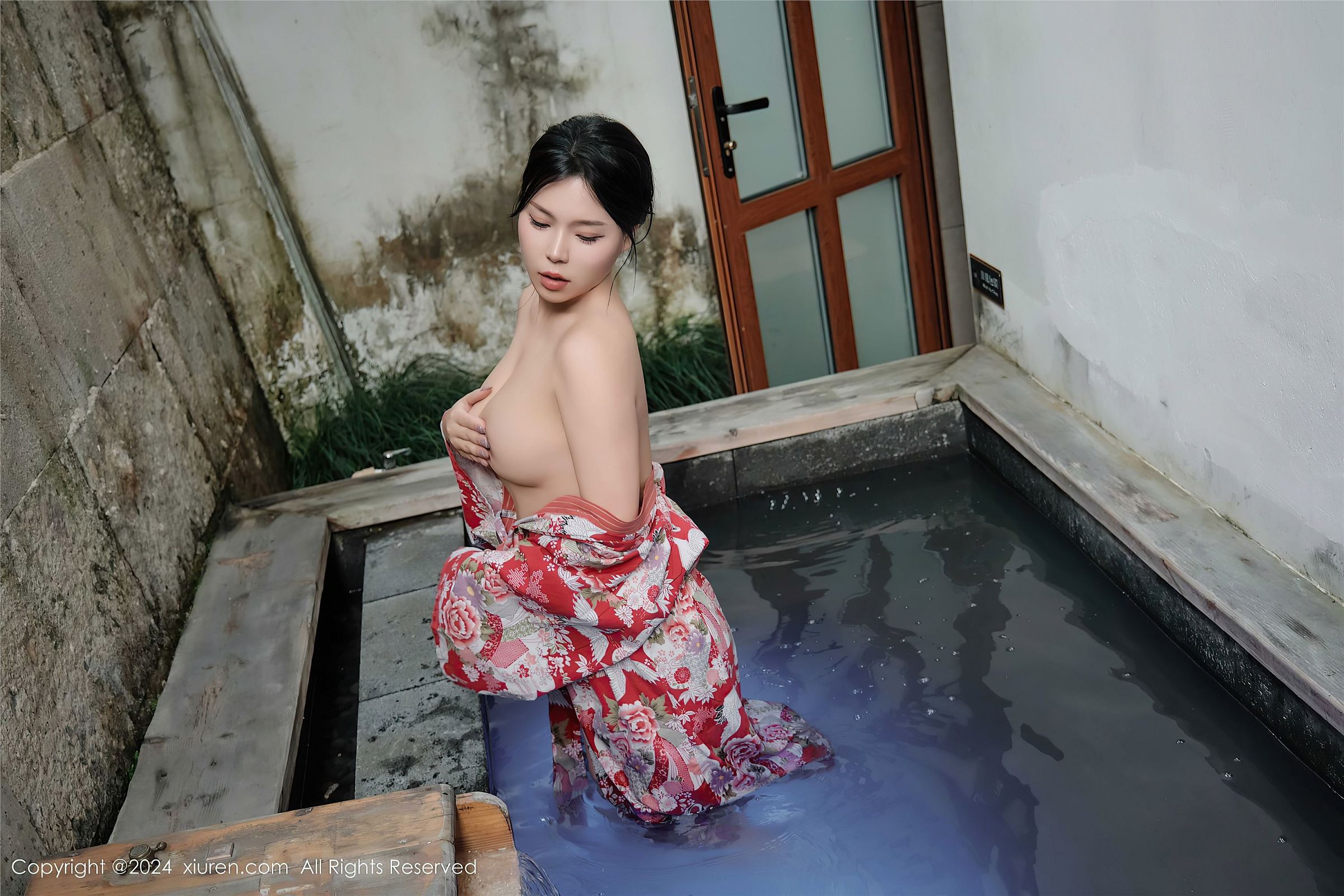 秀人网美女性感泳装写真