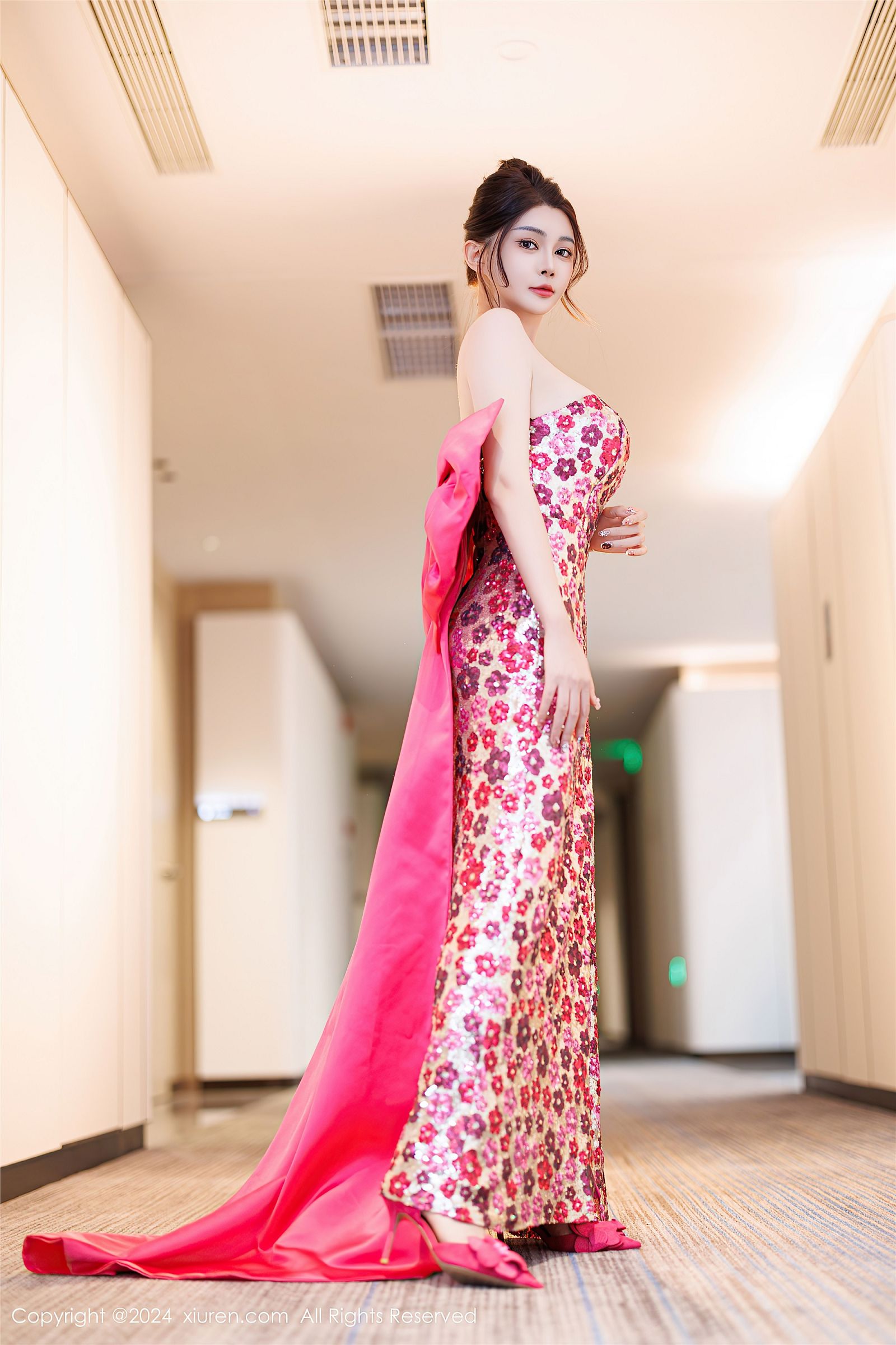 秀人网性感比基尼美女写真