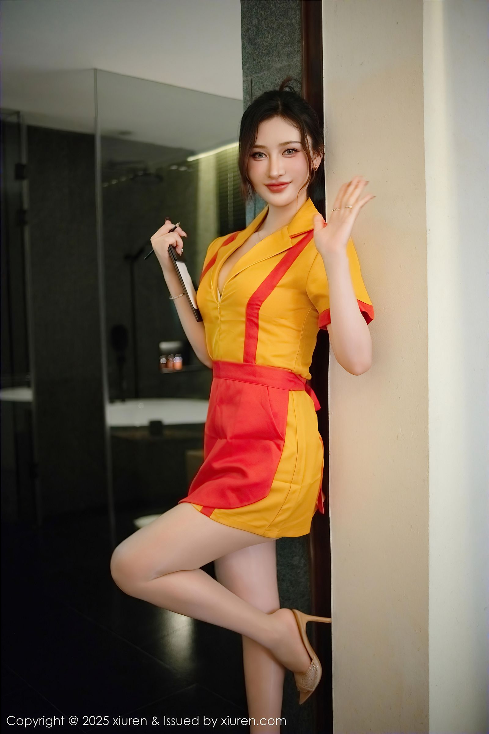 美女模特性感厨娘装写真