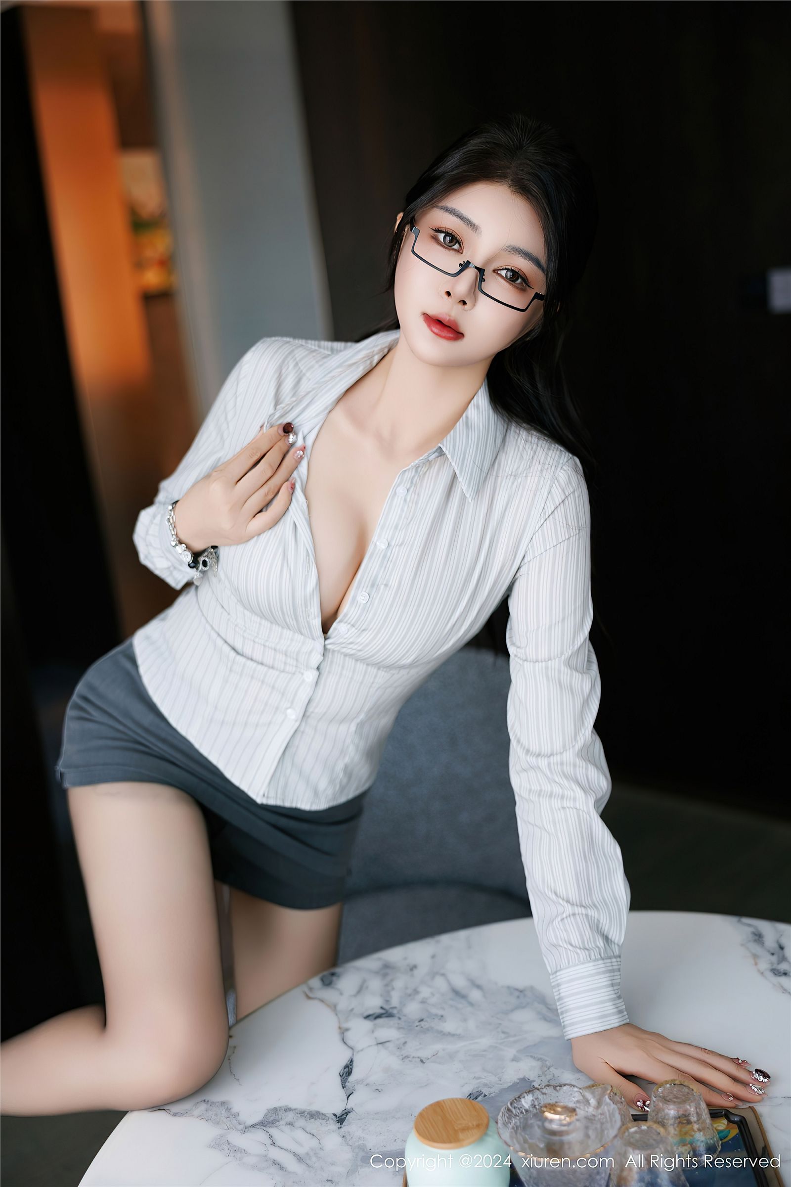 秀人网制服美女写真