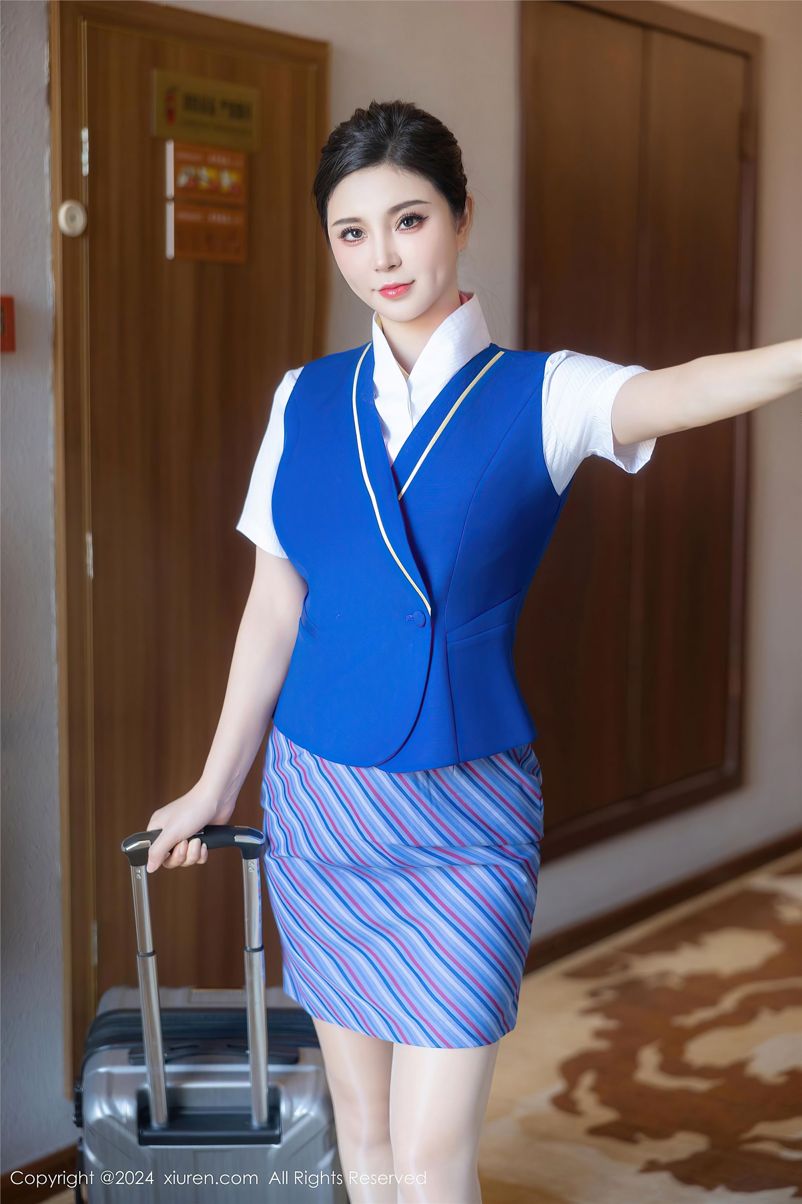 秀人网空姐制服美女写真